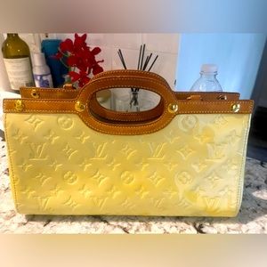 LV yellow roxbury drive 2 way vernis